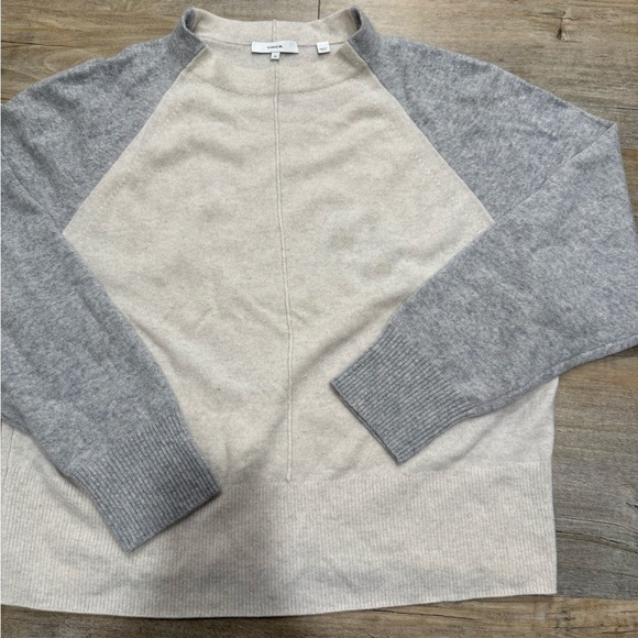 Vince Women’s 100% Cream and Gray Cashmere Sweater - Picture 1 of 5